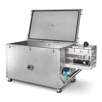 LEADER 3500M SMART links angebaut, Edelstahl mit Werkzeug